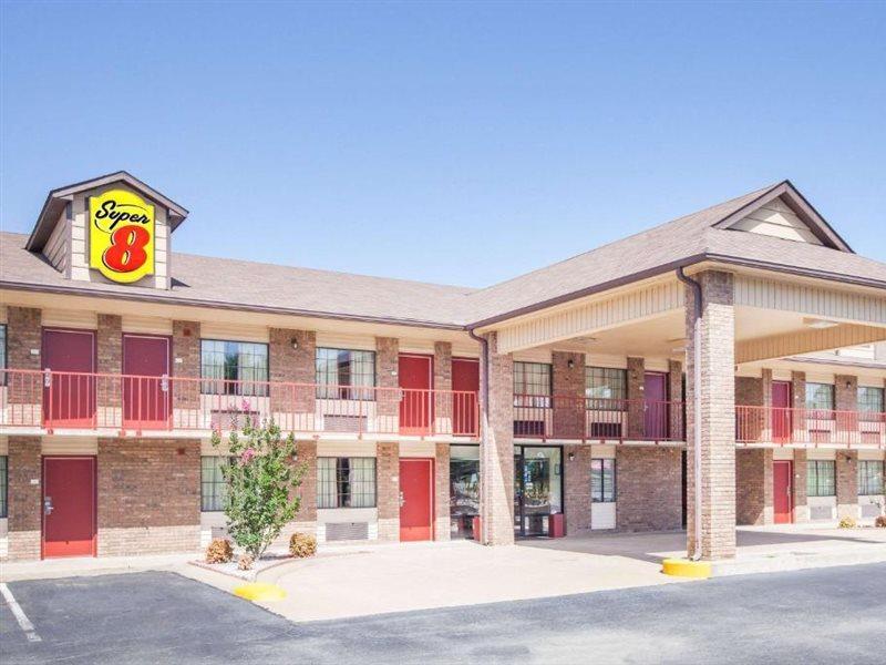 Super 8 By Wyndham Clinton Hotel Ngoại thất bức ảnh